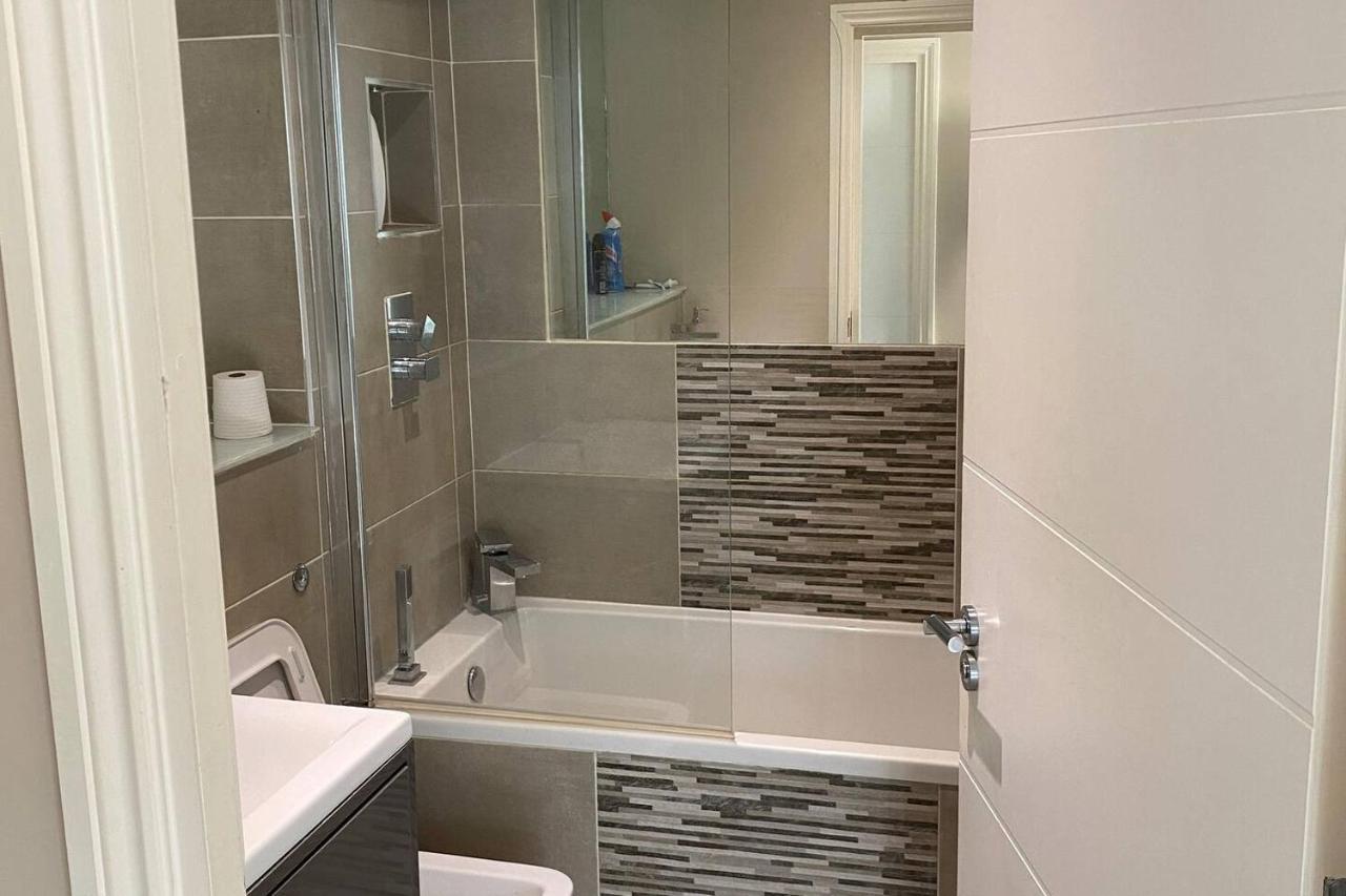 Beautiful Apartment Very Close To The Beach Brighton Exteriör bild